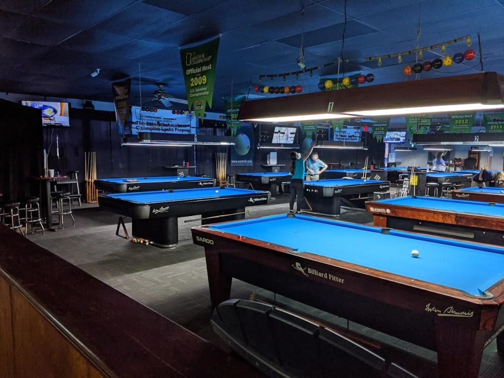 Strokers-Sports-Bar-Grill.